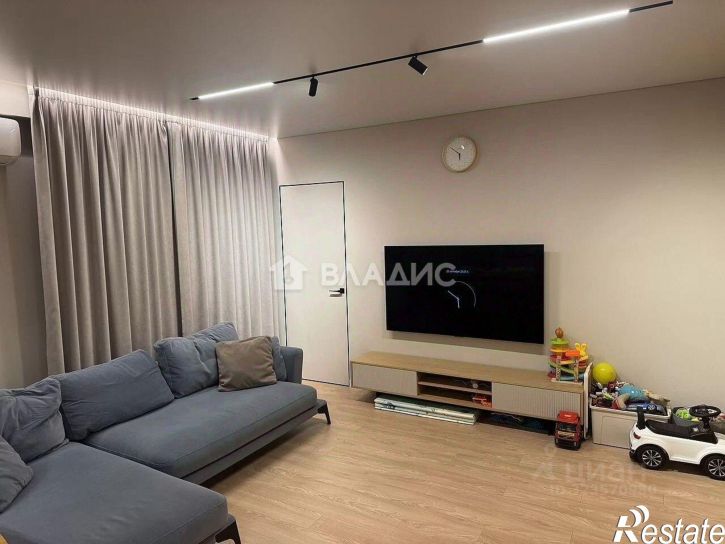 3-комн квартира микрорайон 140Б, 1