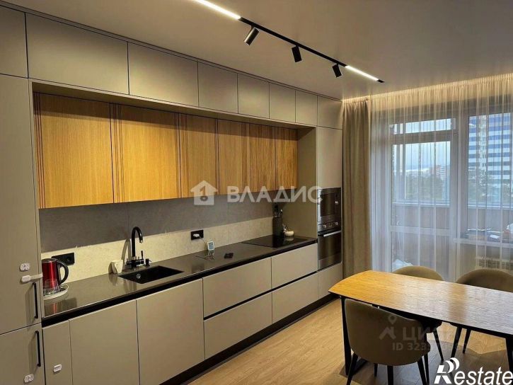 3-комн квартира микрорайон 140Б, 1