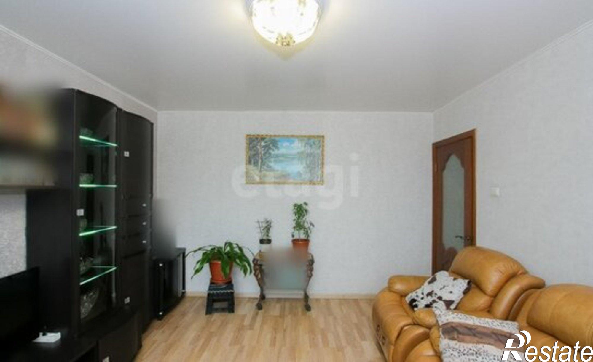 Купить квартиру за 13 700 000 рублей на проспект Строителей, 42