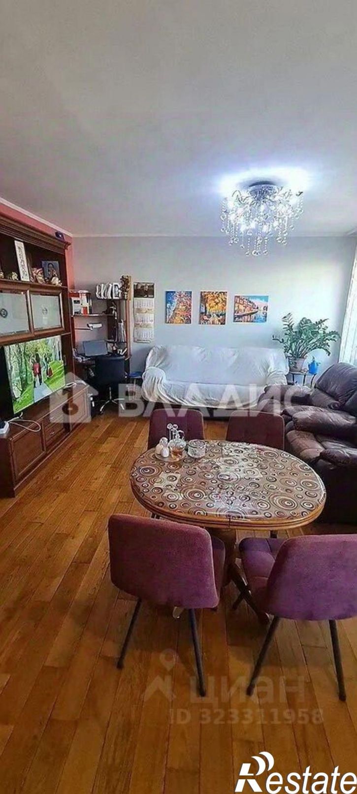 3-комн квартира ул Толстого, 10,  д. 10