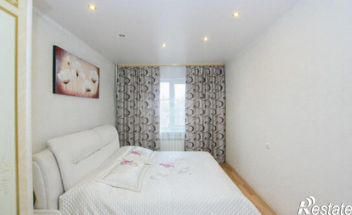 3-комн квартира проспект Строителей, 42,  д. 42