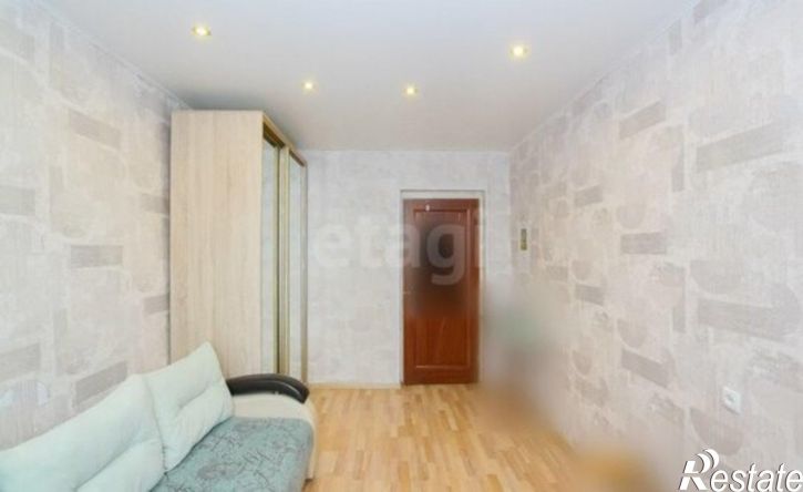 3-комн квартира проспект Строителей, 42,  д. 42