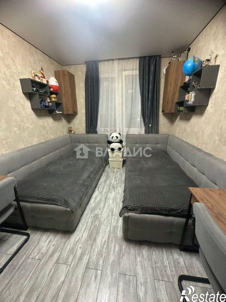 3-комн квартира микрорайон 140Б, 4