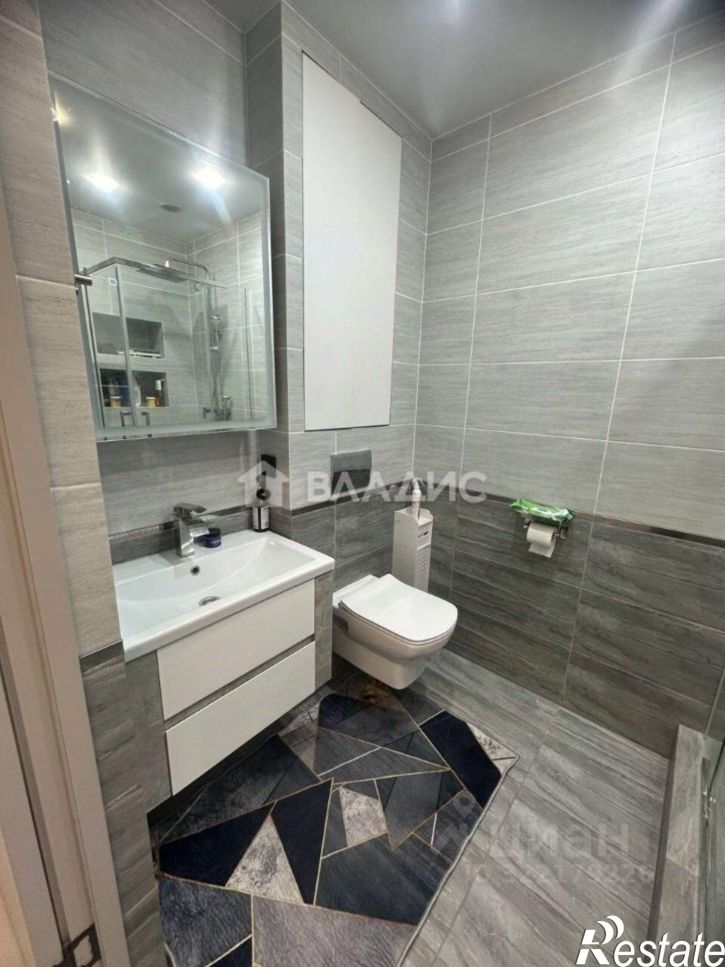 3-комн квартира микрорайон 140Б, 4