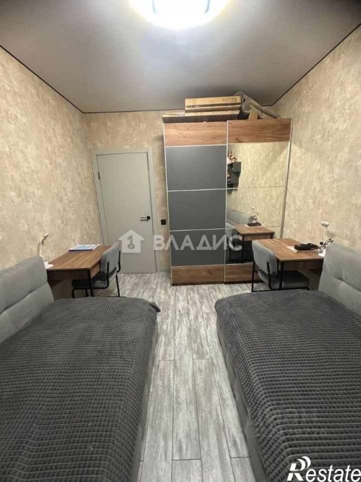 3-комн квартира микрорайон 140Б, 4