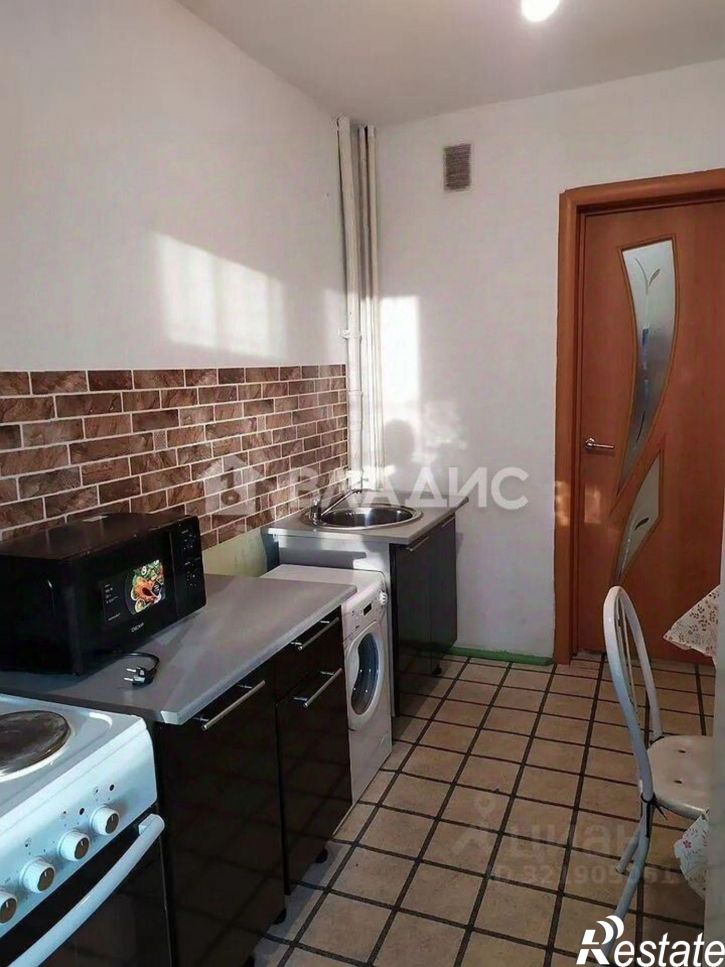 2-комн квартира 111-й микрорайон, 11