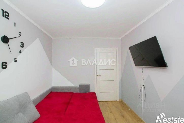 2-комн квартира улица Жердева, 76,  д. 76