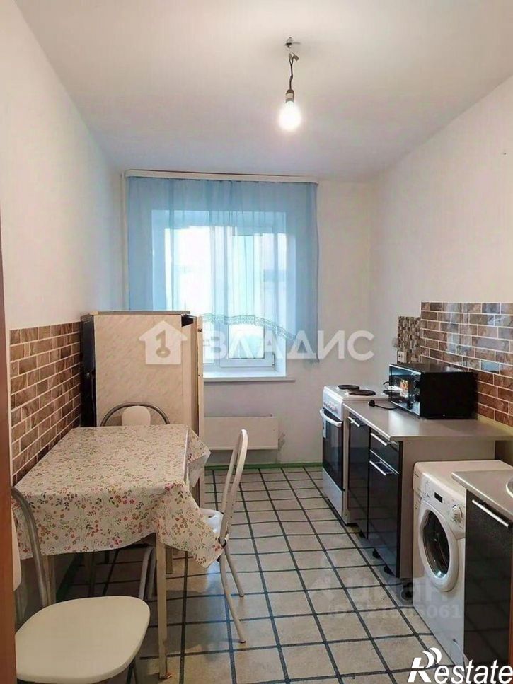 2-комн квартира 111-й микрорайон, 11