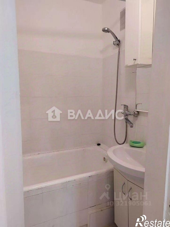 2-комн квартира 111-й микрорайон, 11