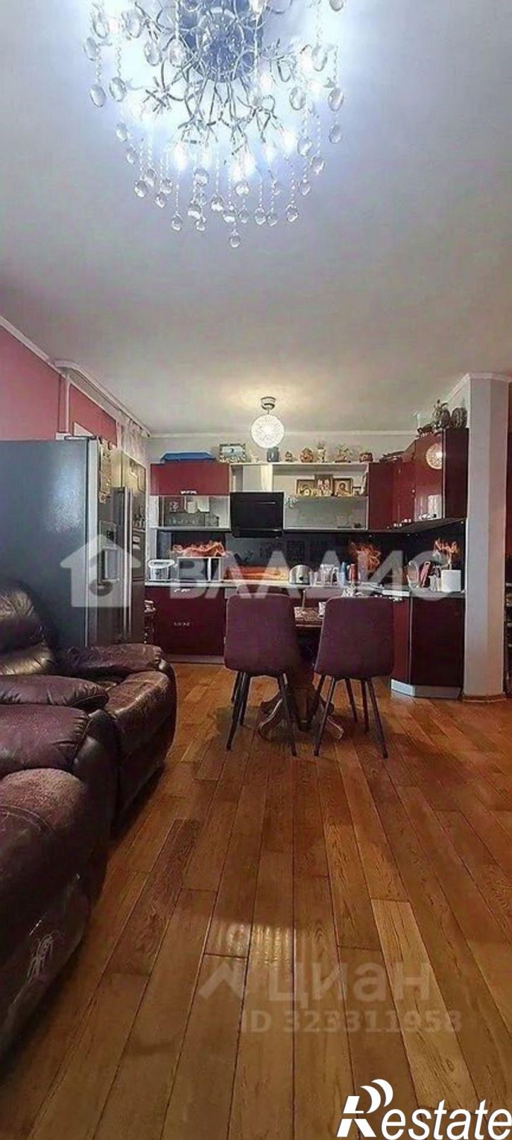 3-комн квартира улица Толстого, 10,  д. 10