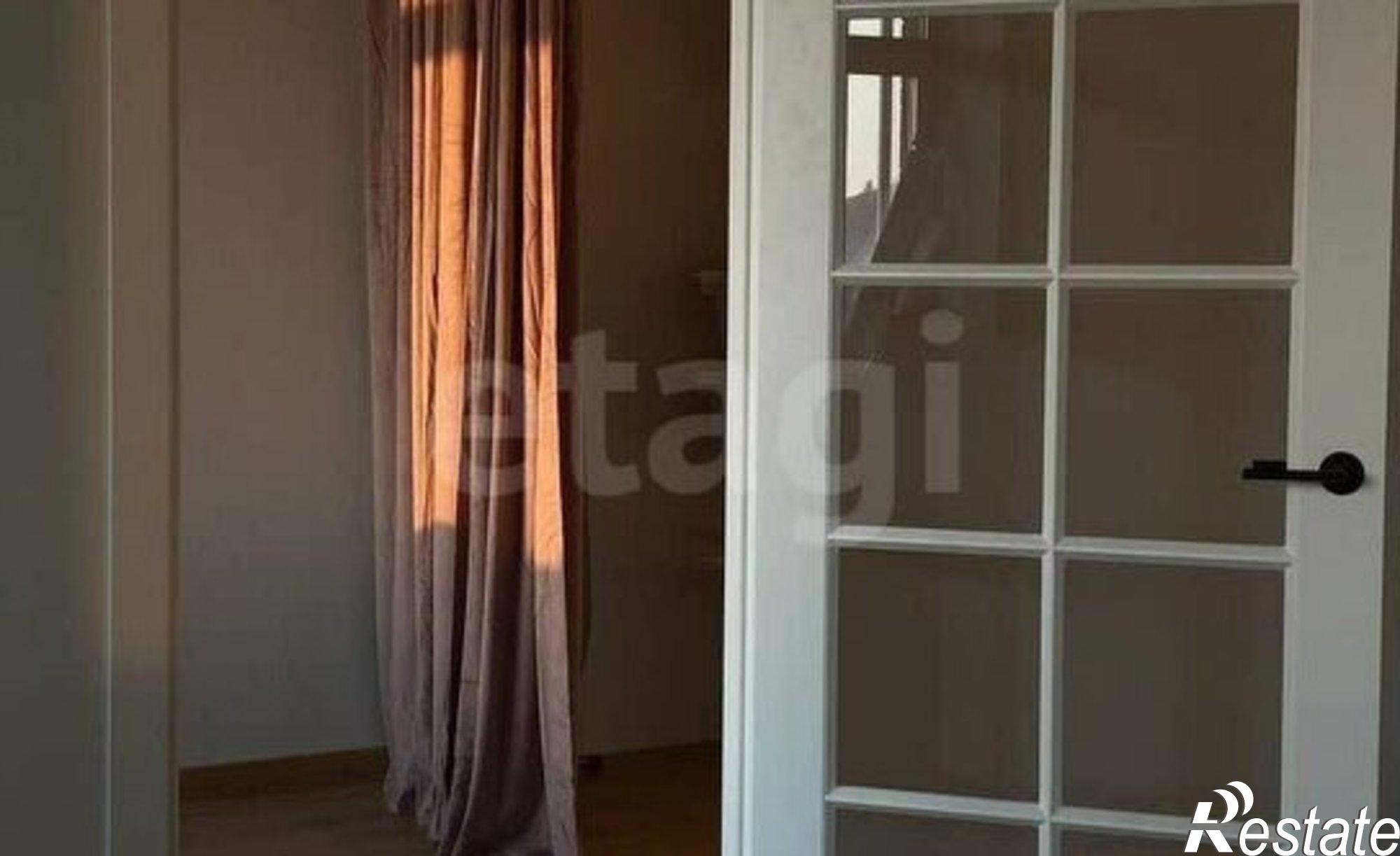 Купить квартиру за 8 000 000 рублей на 111-й микрорайон, 4