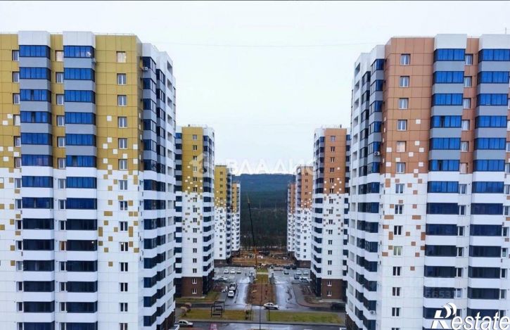 3-комн квартира микрорайон 140Б, 1