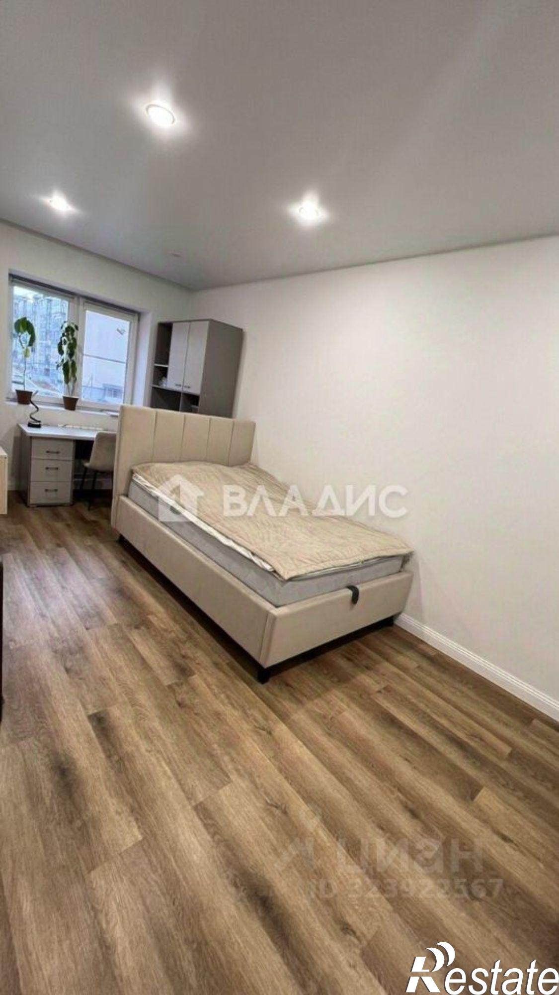 Купить квартиру за 10 500 000 рублей на 142-й микрорайон, 8