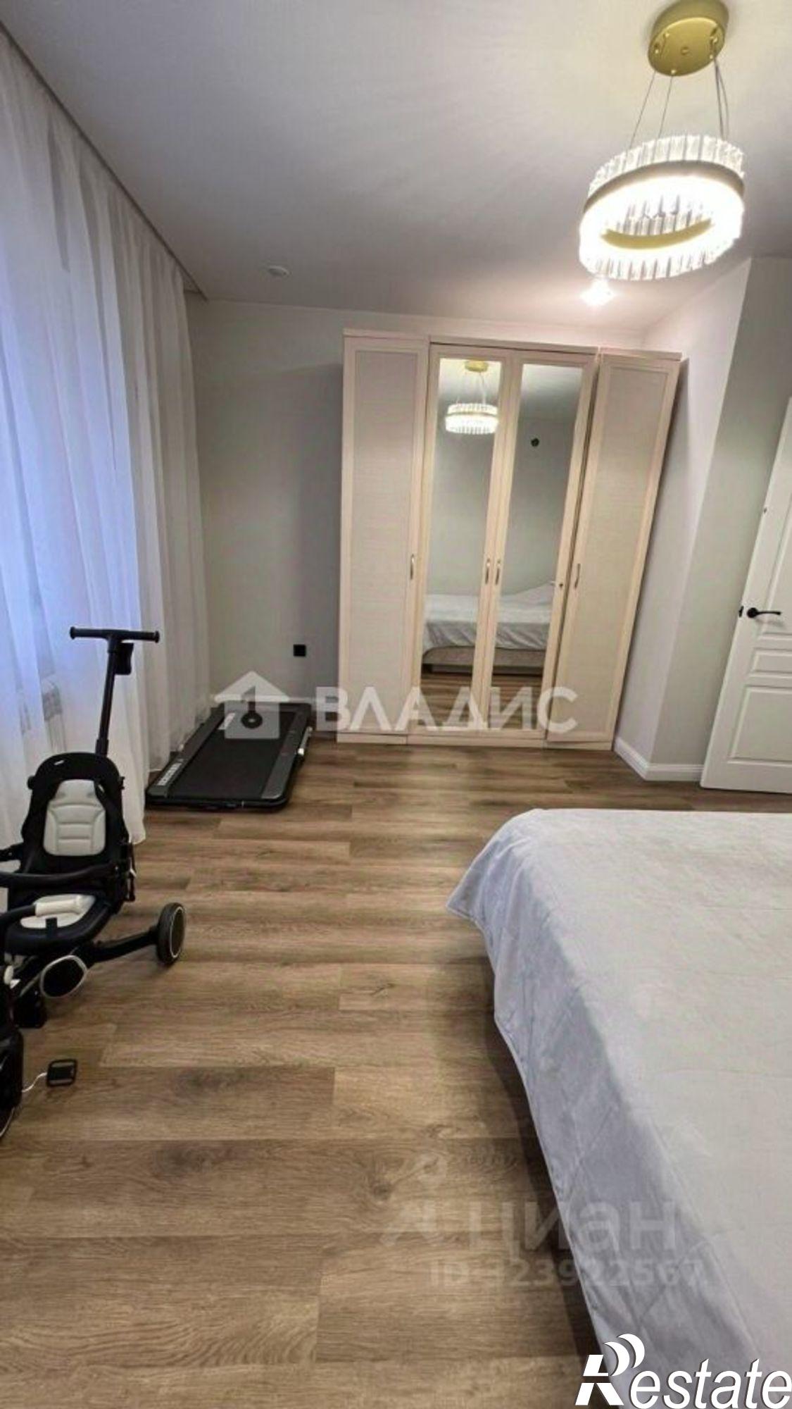 Купить квартиру за 10 500 000 рублей на 142-й микрорайон, 8