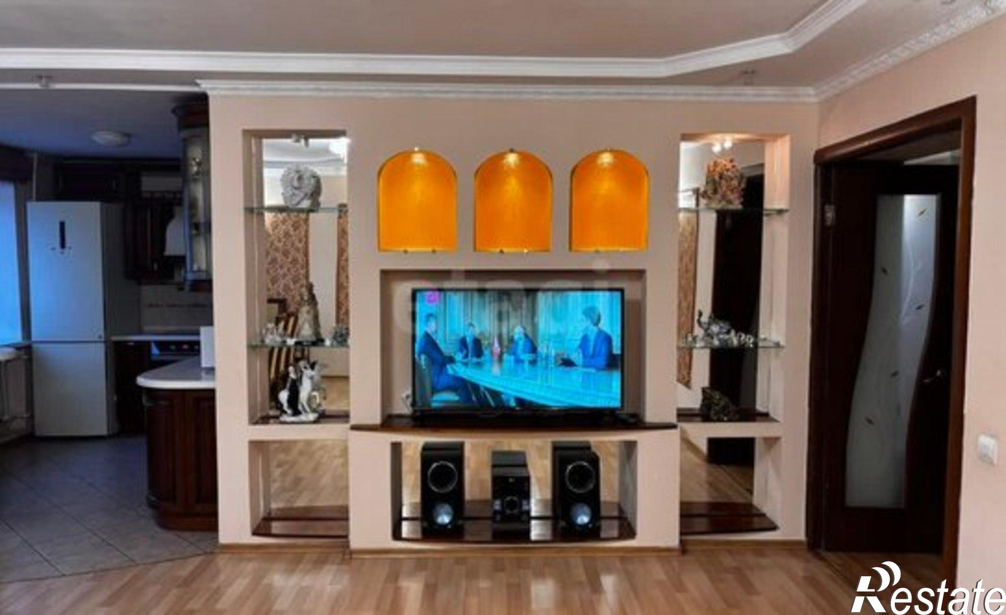 Купить квартиру за 14 500 000 рублей на улица Жердева, 102