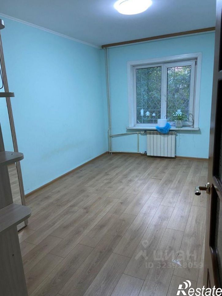 3-комн квартира пр-кт Строителей, 40,  д. 40