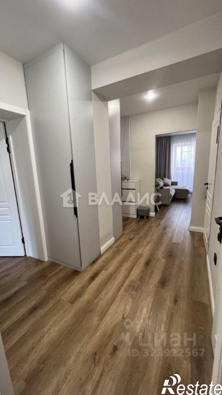 3-комн квартира 142-й микрорайон, 8