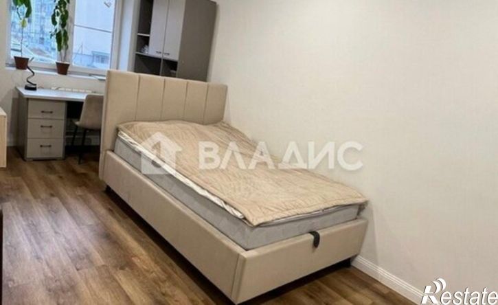 3-комн квартира 142-й микрорайон, 8