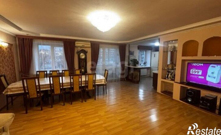 3-комн квартира улица Жердева, 102,  д. 102