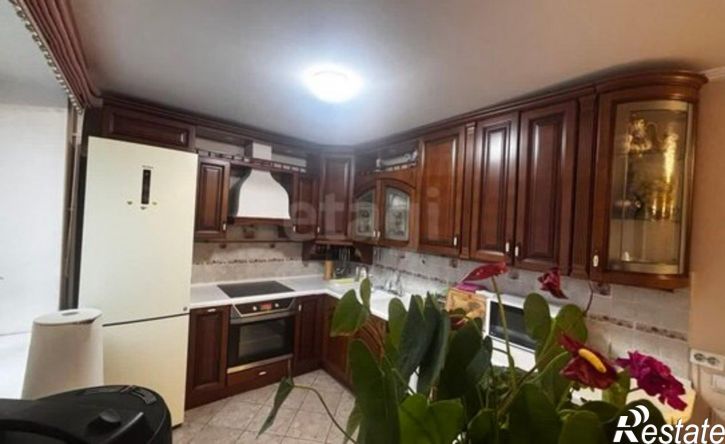 3-комн квартира улица Жердева, 102,  д. 102