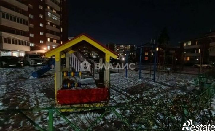 3-комн квартира микрорайон 140А, 17