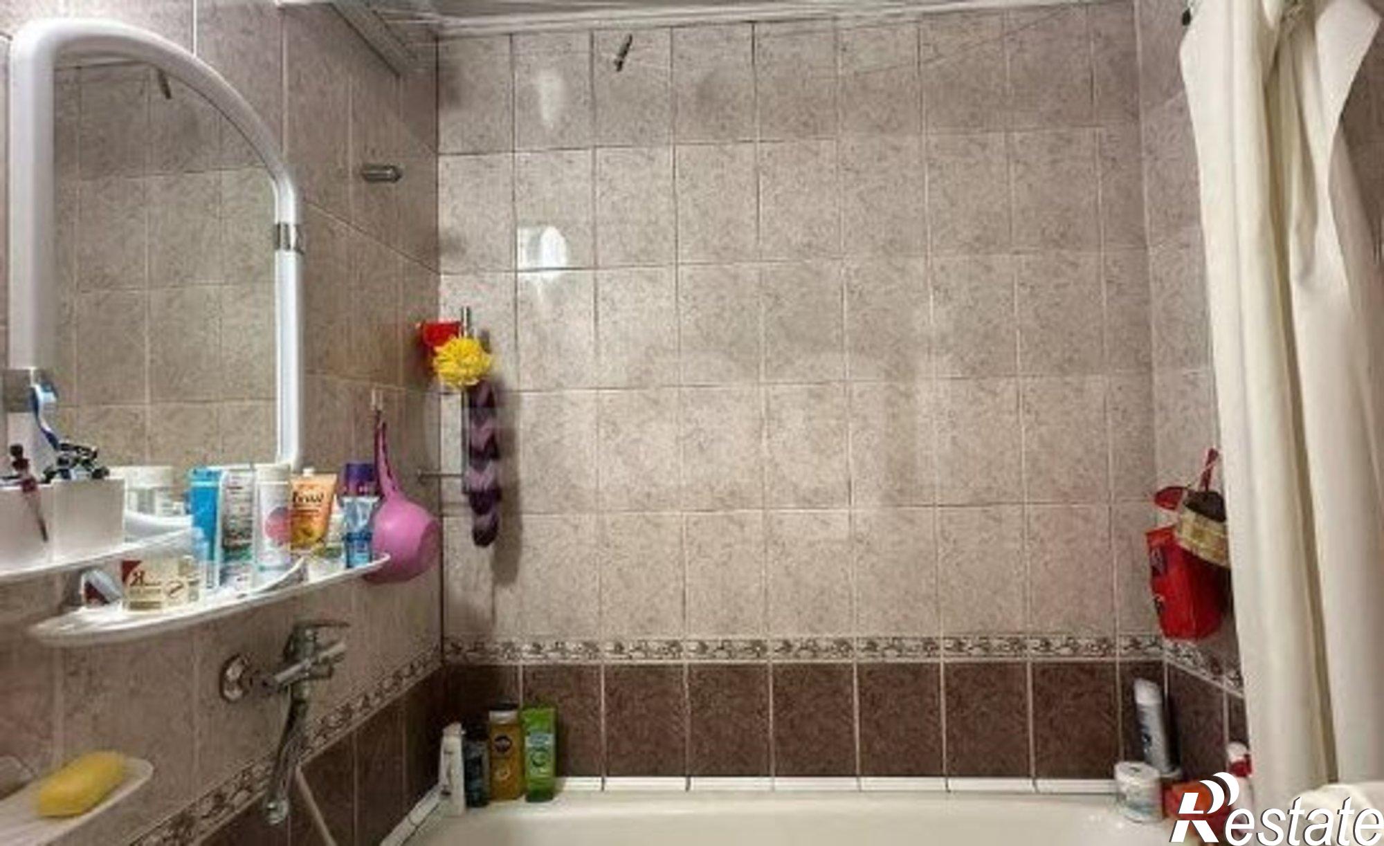 Купить квартиру за 7 850 000 рублей на пр-кт Строителей, 34