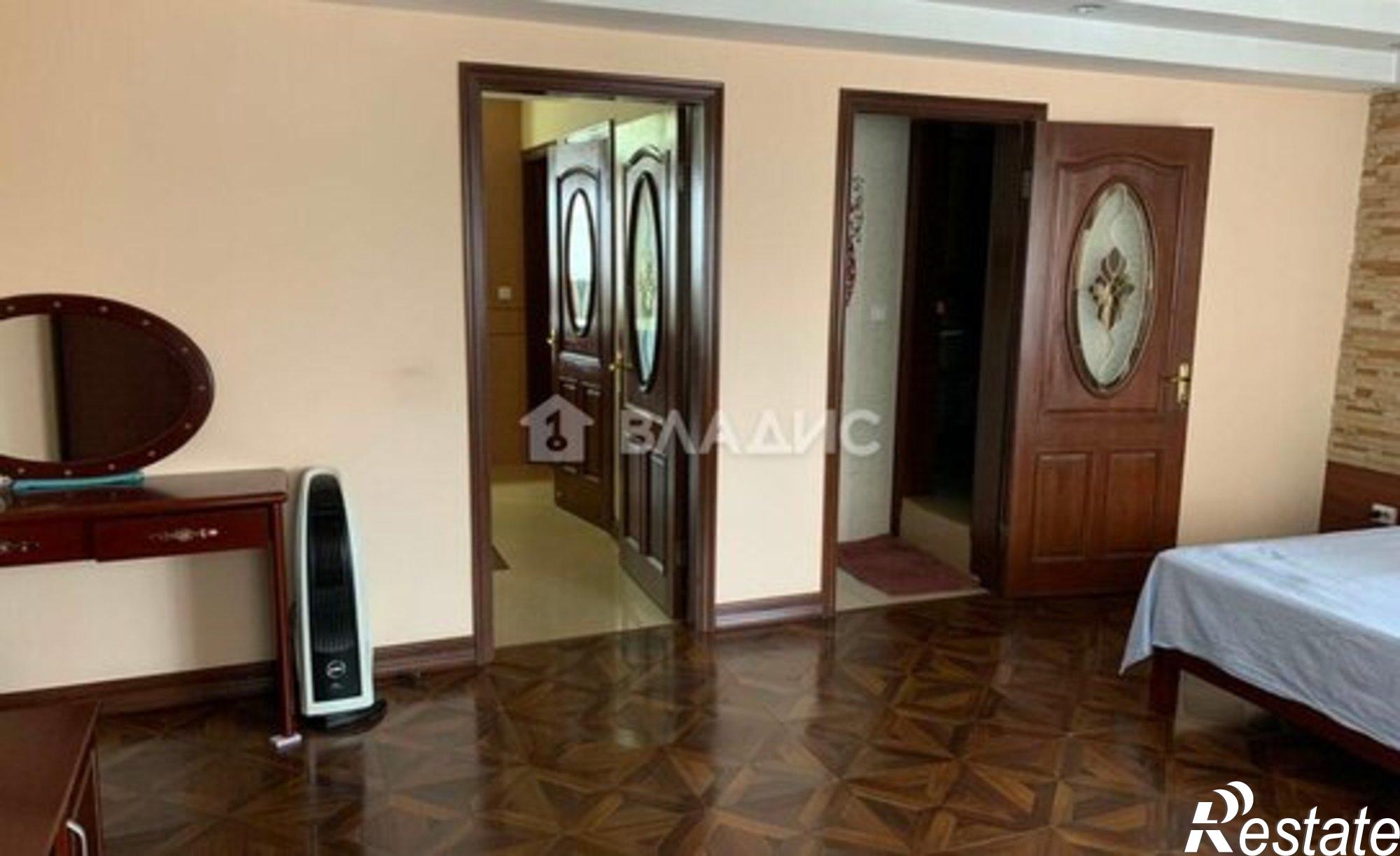 Купить квартиру за 15 000 000 рублей на ул Калашникова, 11