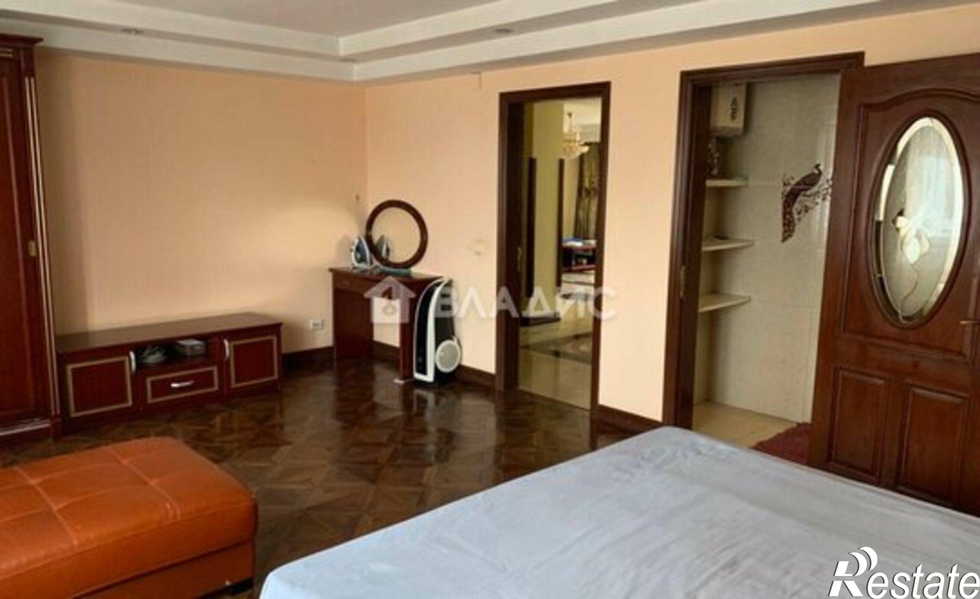 Купить квартиру за 15 000 000 рублей на ул Калашникова, 11