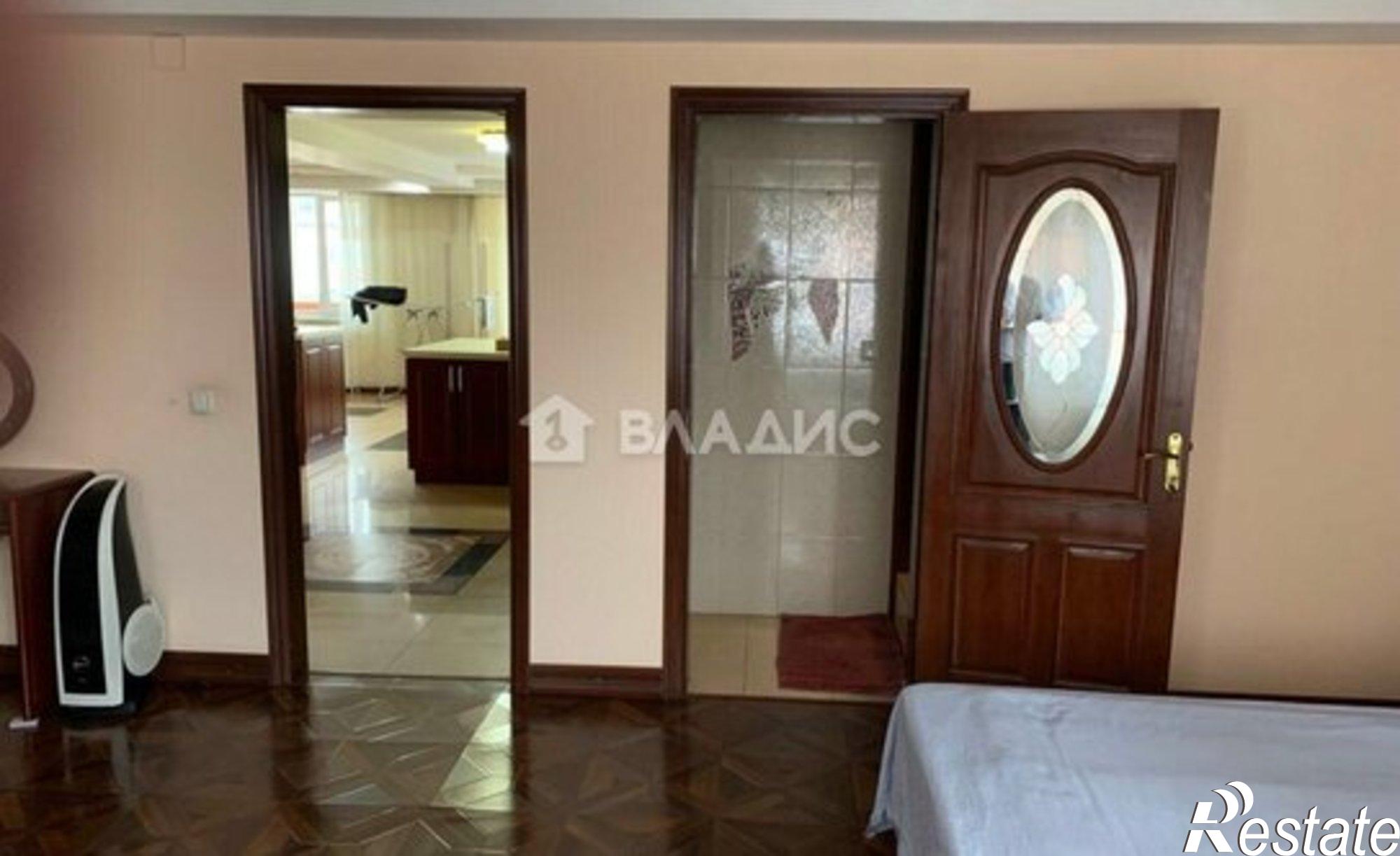 Купить квартиру за 15 000 000 рублей на ул Калашникова, 11