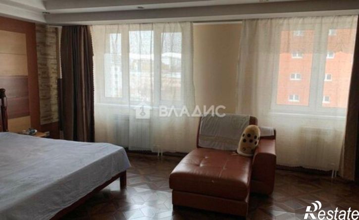 3-комн квартира ул Калашникова, 11,  д. 11