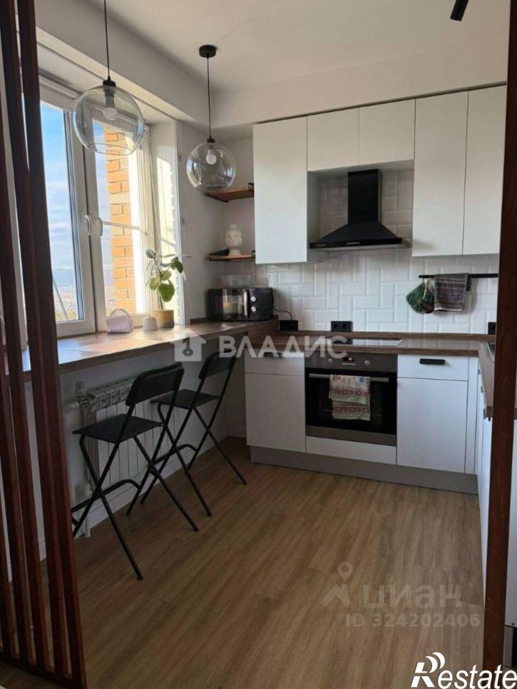 1-комн квартира микрорайон 140Б, 1