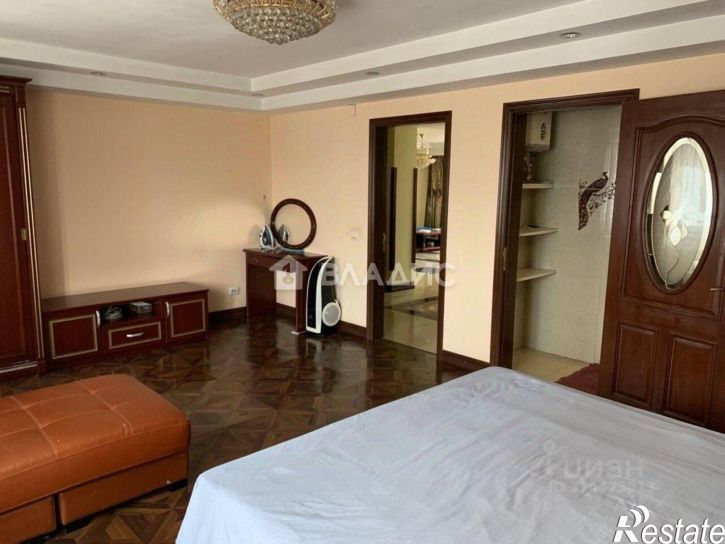 3-комн квартира улица Калашникова, 11,  д. 11