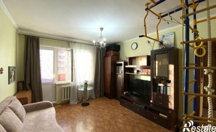 2-комн квартира 111-й микрорайон, 9