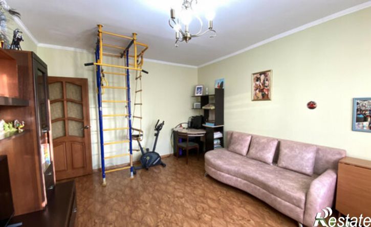 2-комн квартира 111-й микрорайон, 9