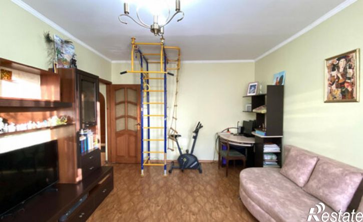 2-комн квартира 111-й микрорайон, 9