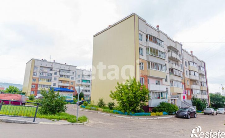 3-комн квартира 111-й микрорайон, 3