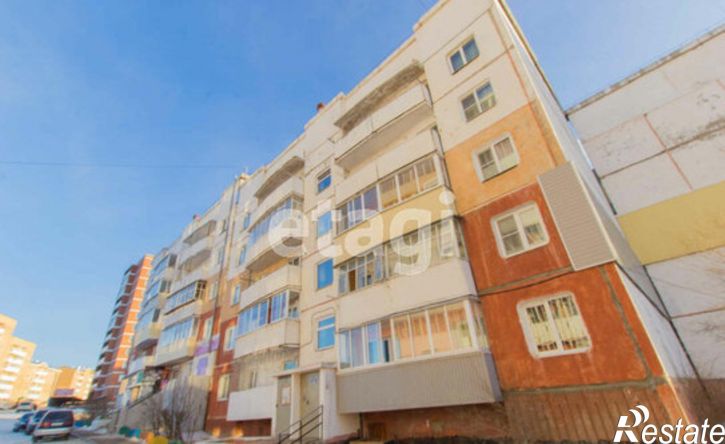3-комн квартира 111-й микрорайон, 3