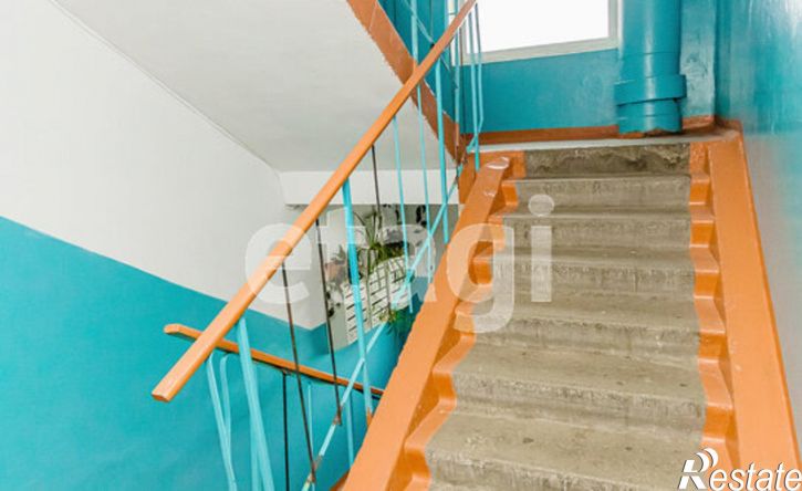 3-комн квартира 111-й микрорайон, 3