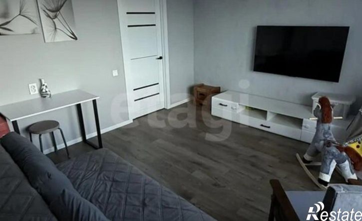 2-комн квартира микрорайон 140А, 27