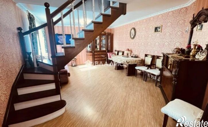4-комн квартира улица Калашникова, 11,  д. 11