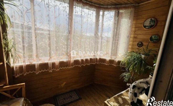 4-комн квартира улица Калашникова, 11,  д. 11
