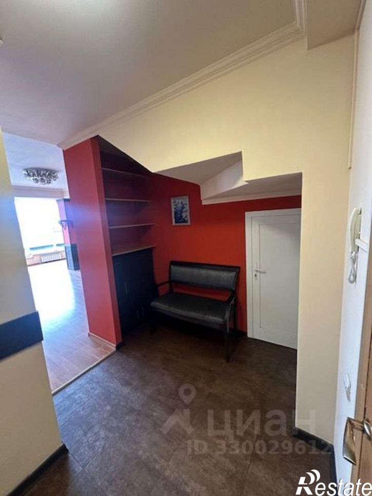 3-комн квартира ул Добролюбова, 37а,  д. 37а