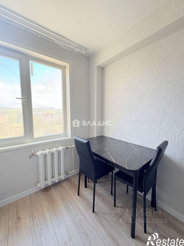2-комн квартира Солнечная улица, 33,  д. 33