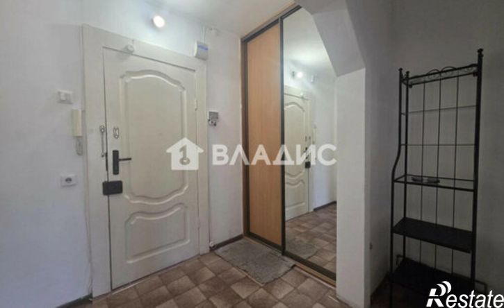 1-комн квартира 111-й микрорайон, 5/2