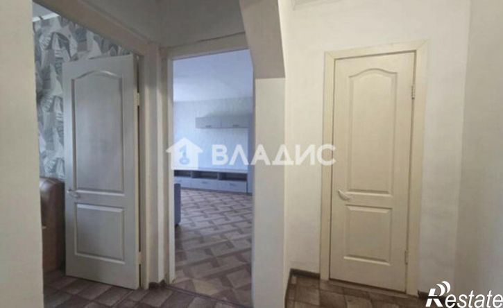 1-комн квартира 111-й микрорайон, 5/2