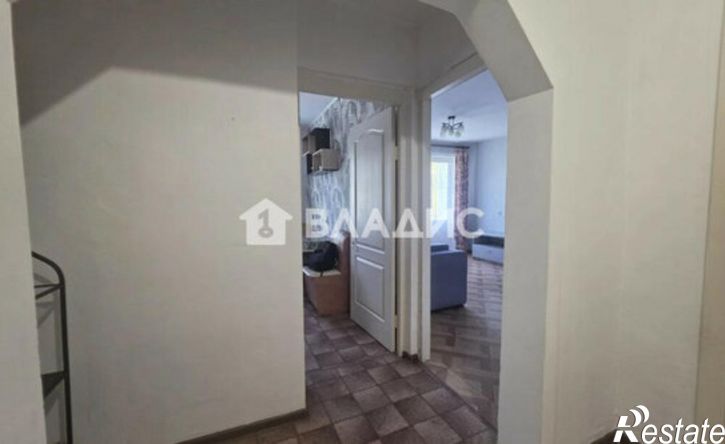 1-комн квартира 111-й микрорайон, 5/2