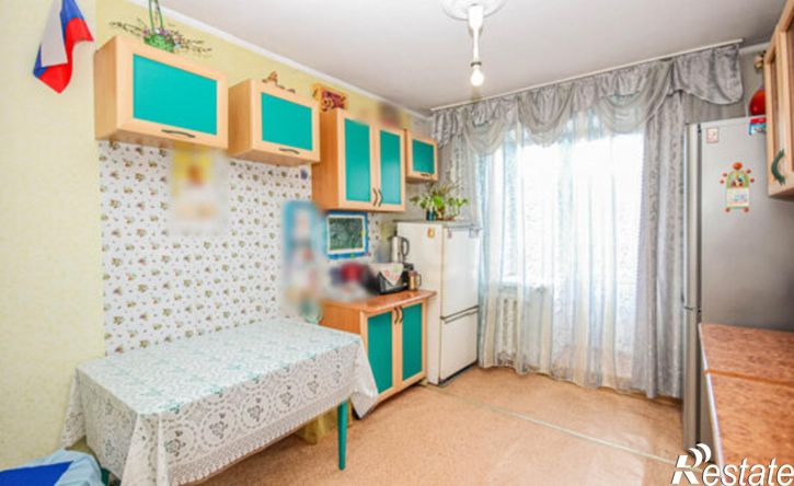 3-комн квартира микрорайон Зелёный, 1А