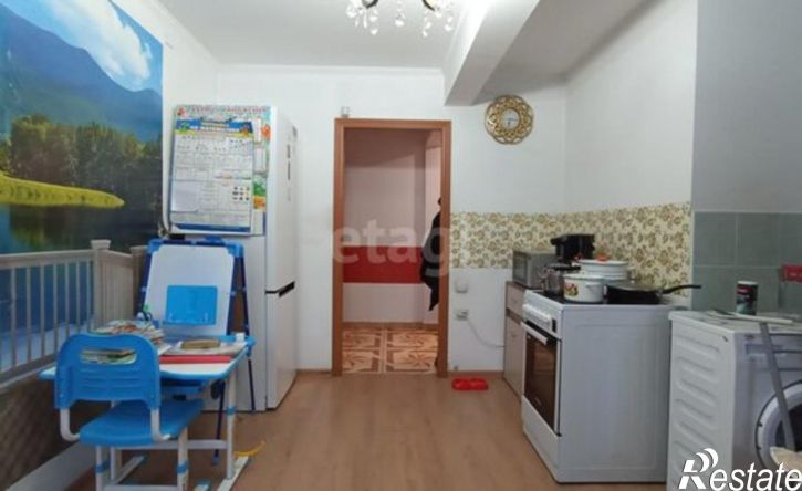 3-комн квартира пр-кт 50-летия Октября, 15,  д. 15