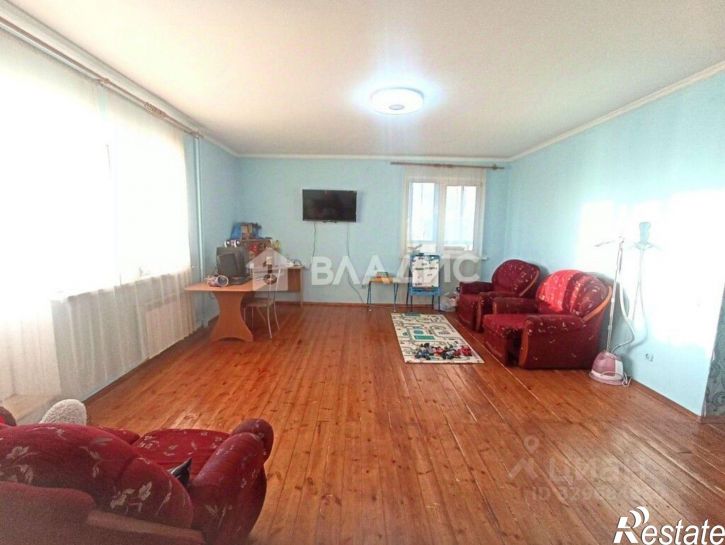 3-комн квартира ул Бабушкина, 180,  д. 180