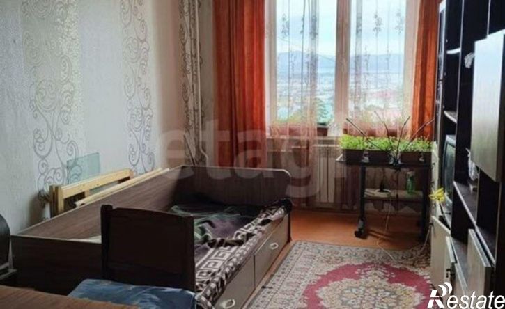 3-комн квартира микрорайон Зелёный, 7